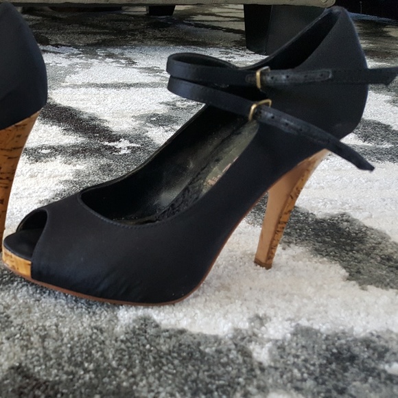 STEVE MADDEN| Womens black satin peep toe heels|Size 7 - Picture 3 of 5
